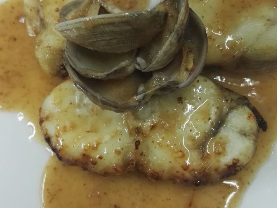 Receta de un plato con todo el sabor de Asturias: Pixín en salsa de oricios